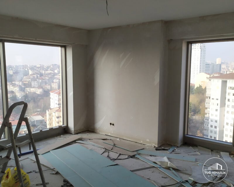 Salon tadilat Öncesi görünüm – tuğ mimarlık proje süreci - tuğ mimarlık İç mimari tasarım öncesi salonun tadilata hazır durumu – kaba inşaat