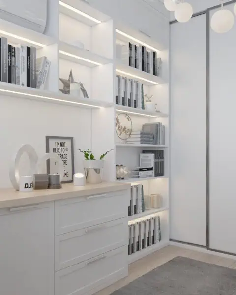 Baytur sitesi Çalışma odası kütüphane ve dolaplar - tuğ mimarlık Baytur Sitesi çalışma odasında beyaz kütüphane, dolaplar ve sürgü kapı detayı