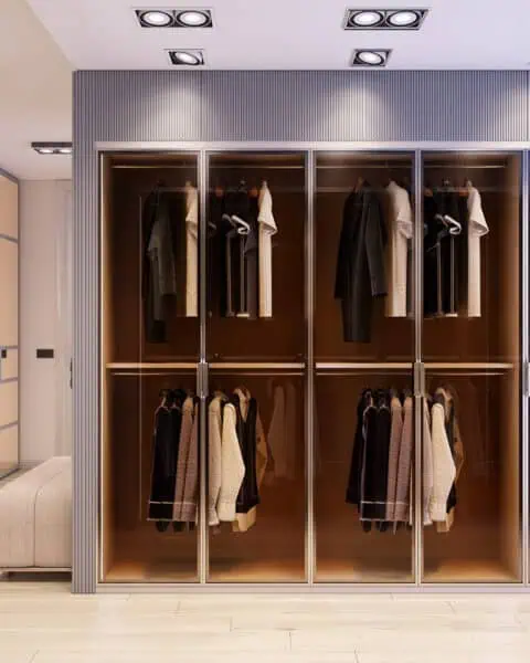 Acarkent’te cam kapaklı gardırop ve iç aydınlatmalı giyinme odası tasarımı