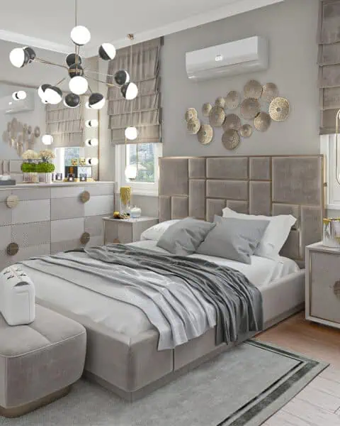 Tuzla Alsera Konakları yatak odası; makyaj masası, komodin ve aydınlatma detayları