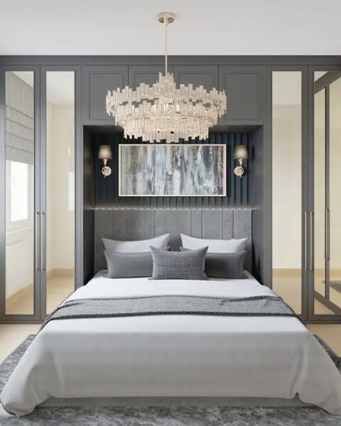 Ataşehir’de tasarlanan gömme dolaplı ve aynalı kapaklı modern yatak odası genel görünümü