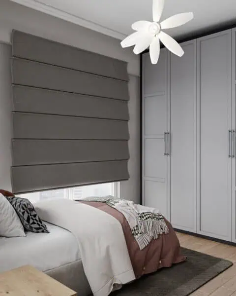 Başakşehir genç odasında yatak, gardırop ve pencere yönünden yan görünüm