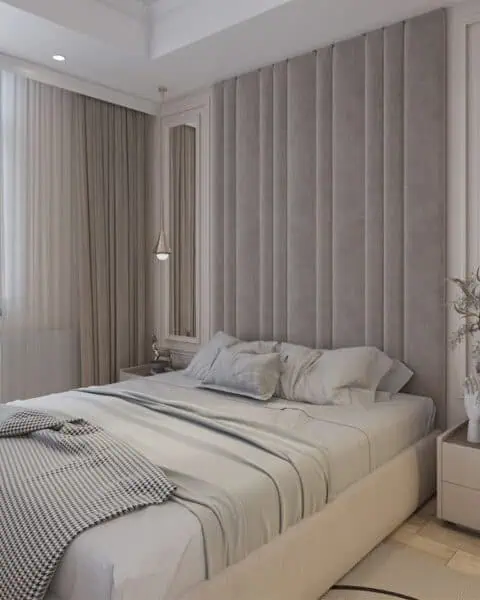 Küçükyalı yatak odası başlık ve komodin detayı - tuğ mimarlık Küçükyalı yatak odasında dikey kumaş başlık, komodin, sarkıt lambalar, perde ve aynalı duvar detayı tasarlandı